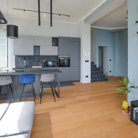 Beautiful In With House Sea View Apartment