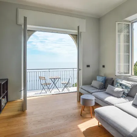 Beautiful In With House Sea View *